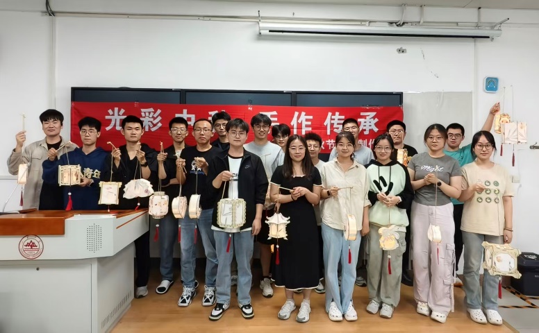 综合部活动照片 1